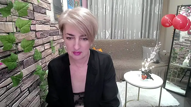 Hot Girl87 online show from 02.14.25