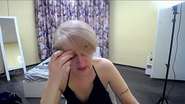 Hot Girl87 online show from 03.04.25