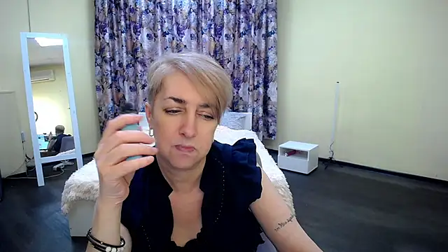 Hot Girl87 online show from 03.13.25