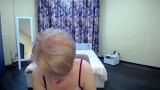 Hot Girl87 online show from 03.17.25