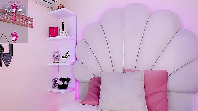 Snapshot of CandyJoselyn chatting on 05.19.26 CandyJoselyn online show from 05.19.26