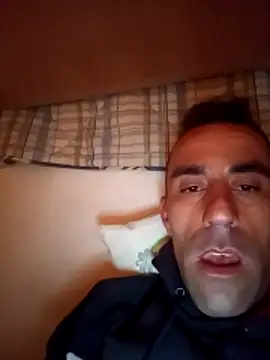 Snapshot of MownRender chatting on 11.05.25 MownRender online show from 11.05.25