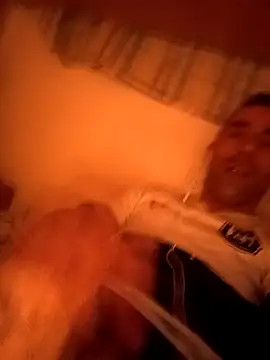 Snapshot of MownRender chatting on 11.30.25 MownRender online show from 11.30.25