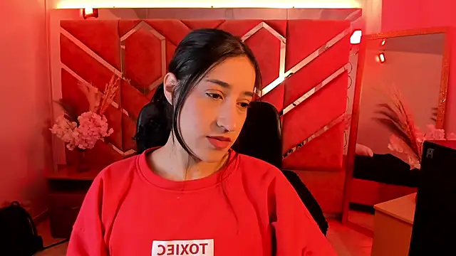 Snapshot of Eimy_Sexy_ chatting on 06.23.26 Eimy Sexy online show from 06.23.26