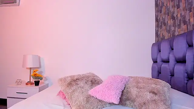 Snapshot of IsabellaAnngel chatting on 02.22.25 IsabellaAnngel online show from 02.22.25