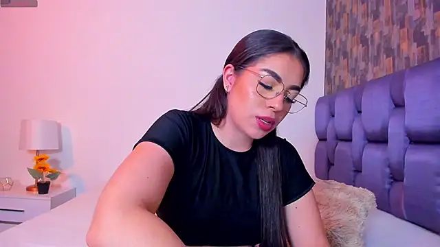 Snapshot of IsabellaAnngel chatting on 02.28.25 IsabellaAnngel online show from 02.28.25