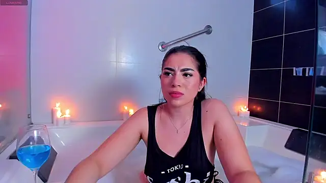 Snapshot of IsabellaAnngel chatting on 03.01.25 IsabellaAnngel online show from 03.01.25