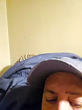 HeteroHotGuy1 online show from 12.29.24