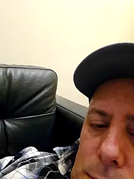 HeteroHotGuy1 online show from 02.22.25