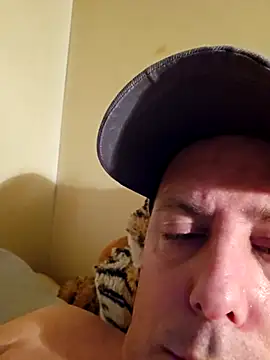HeteroHotGuy1 online show from 03.09.25
