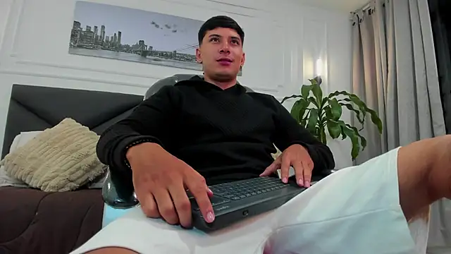 Snapshot of Damian23__ chatting on 11.22.25 Damian23 online show from 11.22.25