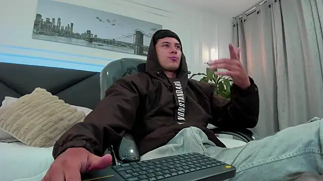 Snapshot of Damian23__ chatting on 11.26.25 Damian23 online show from 11.26.25