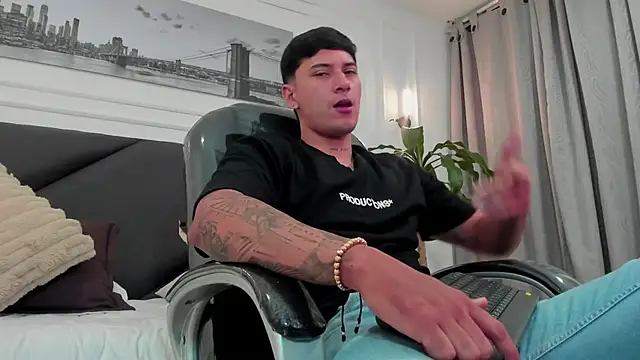 Snapshot of Damian23__ chatting on 11.27.25 Damian23 online show from 11.27.25