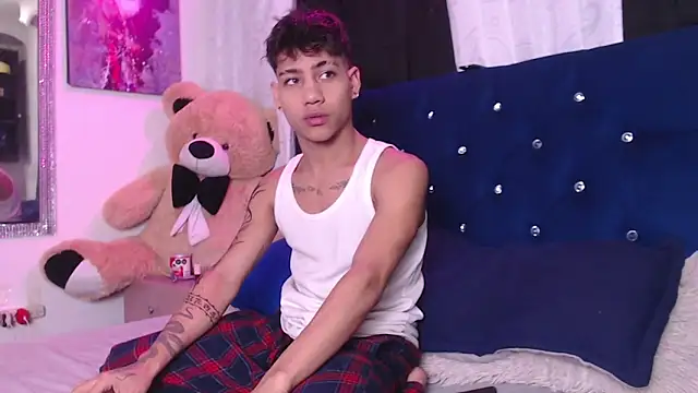 Sexys Boys Hot1 online show from 09.21.25