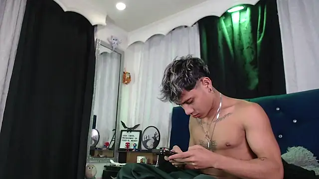 Sexys Boys Hot1 online show from 07.13.26