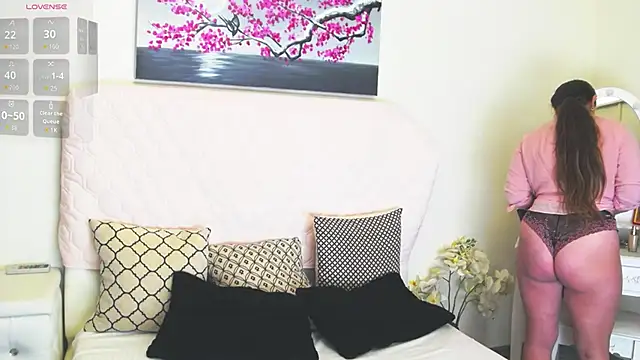 Snapshot of Ysabell01 chatting on 10.06.25 Ysabell01 online show from 10.06.25