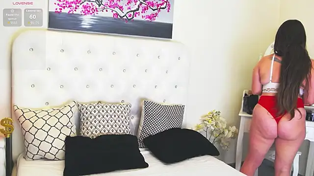 Snapshot of Ysabell01 chatting on 11.17.25 Ysabell01 online show from 11.17.25