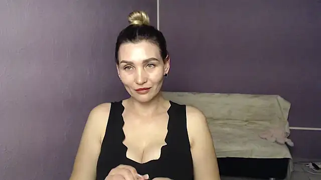 Snapshot of _sexy_lady chatting on 10.14.25 sexy lady online show from 10.14.25