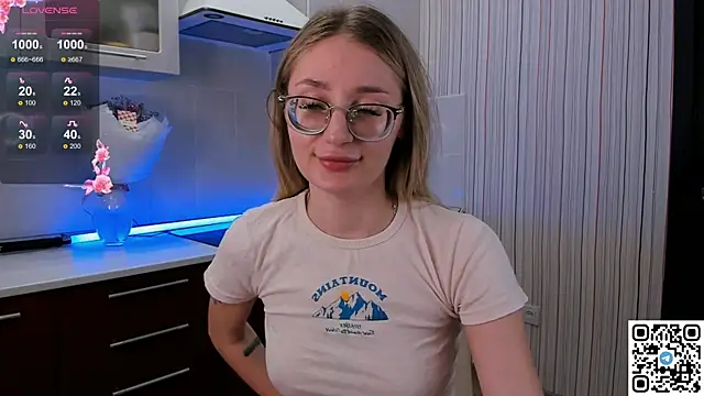 Snapshot of LivyyBossom chatting on 03.16.25 LivyyBossom online show from 03.16.25