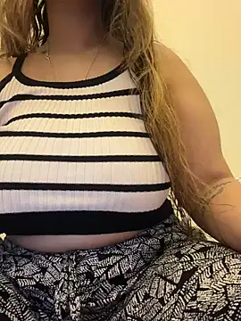 Snapshot of maskinamy chatting on 12.26.24 maskinamy online show from 12.26.24