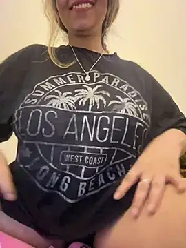 Snapshot of maskinamy chatting on 12.28.24 maskinamy online show from 12.28.24