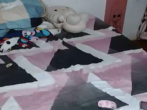 Snapshot of Avoa_26 chatting on 12.18.25 Avoa 26 online show from 12.18.25