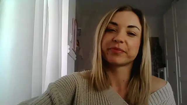 Snapshot of ashley_xlove chatting on 03.10.25 ashley xlove online show from 03.10.25