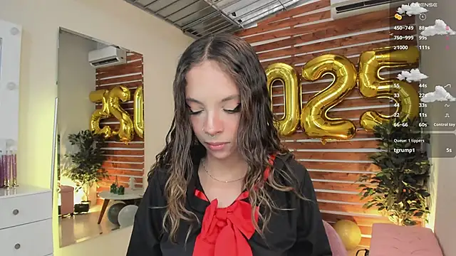 Snapshot of Sapphire_Venuss chatting on 01.05.25 Sapphire Venuss online show from 01.05.25