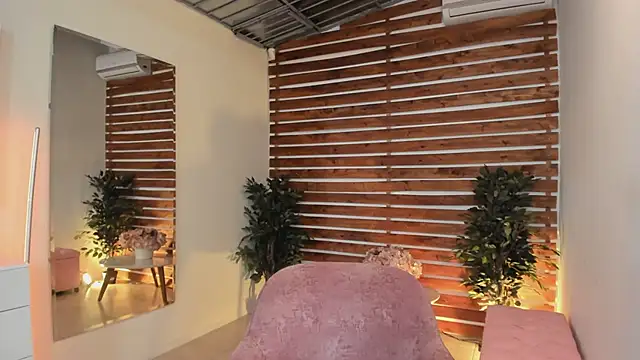 Snapshot of Sapphire_Venuss chatting on 03.01.25 Sapphire Venuss online show from 03.01.25