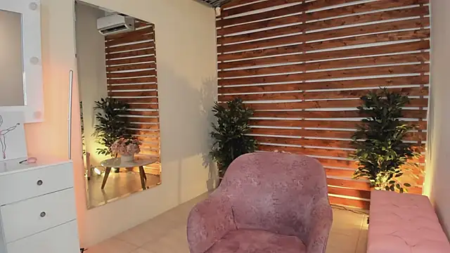 Snapshot of Sapphire_Venuss chatting on 03.06.25 Sapphire Venuss online show from 03.06.25