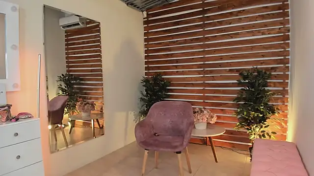 Snapshot of Sapphire_Venuss chatting on 03.11.25 Sapphire Venuss online show from 03.11.25