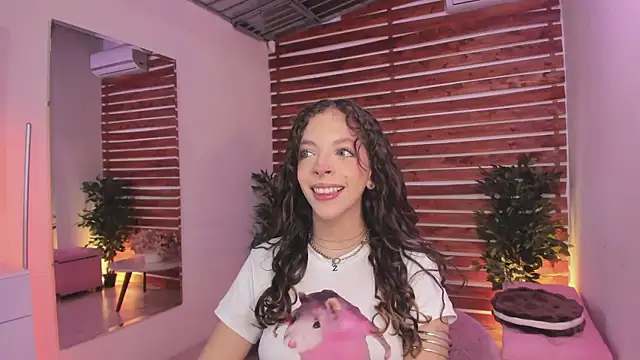 Snapshot of Sapphire_Venuss chatting on 09.14.25 Sapphire Venuss online show from 09.14.25