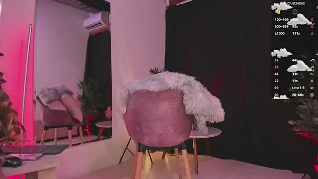 Snapshot of Sapphire_Venuss chatting on 10.01.25 Sapphire Venuss online show from 10.01.25