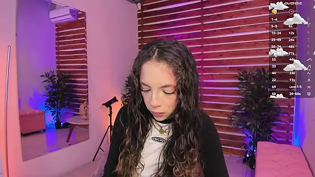 Snapshot of Sapphire_Venuss chatting on 11.07.25 Sapphire Venuss online show from 11.07.25