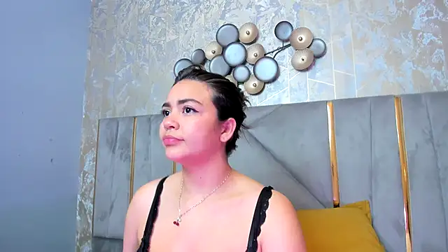 KimDevinne online show from 11.21.25