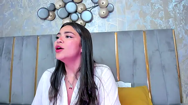 KimDevinne online show from 11.26.25