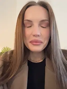 Snapshot of Molly_Muer chatting on 01.15.25 Molly Muer online show from 01.15.25