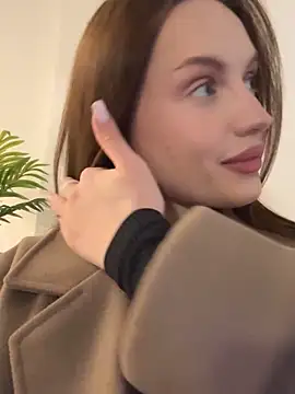 Snapshot of Molly_Muer chatting on 01.19.25 Molly Muer online show from 01.19.25