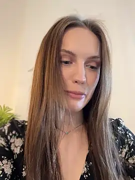 Snapshot of Molly_Muer chatting on 01.28.25 Molly Muer online show from 01.28.25