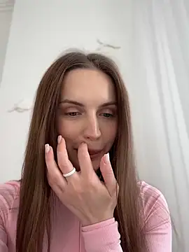 Snapshot of Molly_Muer chatting on 02.08.25 Molly Muer online show from 02.08.25