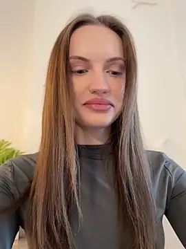 Snapshot of Molly_Muer chatting on 02.22.25 Molly Muer online show from 02.22.25