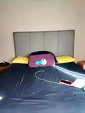 ThickPearlx23 online show from 04.21.26