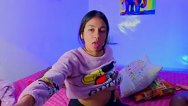 Snapshot of Luci_And_Sofi chatting on 02.14.26 Luci And Sofi online show from 02.14.26