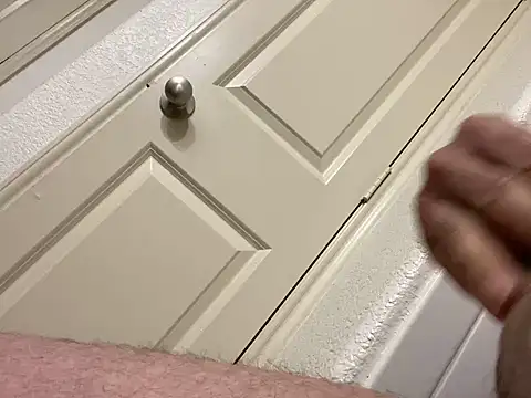 Snapshot of DuroMan25 chatting on 12.11.24 DuroMan25 online show from 12.11.24