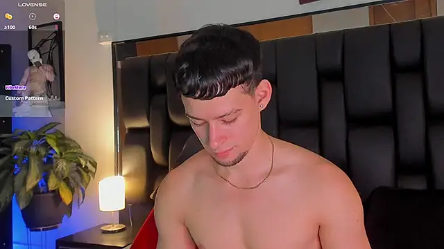 JadeSmiith  online show from 10.22.25