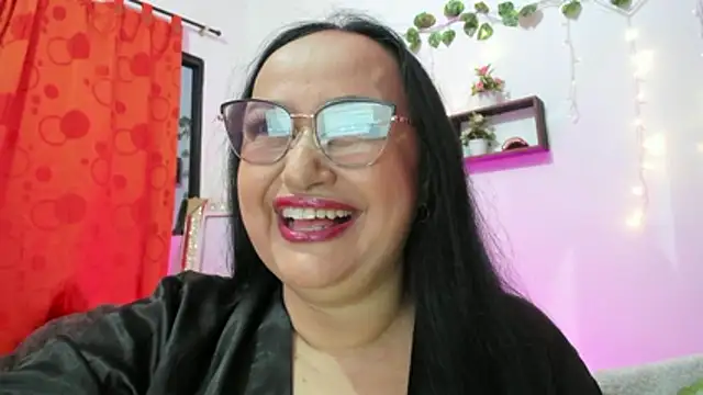 Gia Nahomi online show from 01.05.26