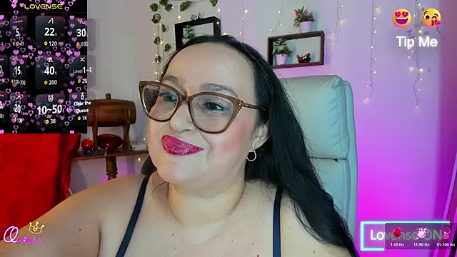 Gia Nahomi online show from 04.05.26