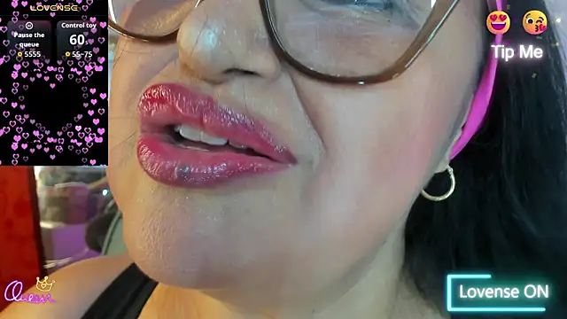 Gia Nahomi online show from 05.19.26