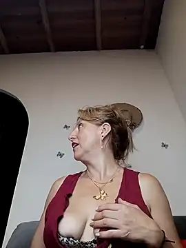 Snapshot of almaluna7 chatting on 12.03.24 almaluna7 online show from 12.03.24