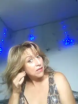 Snapshot of almaluna7 chatting on 02.04.25 almaluna7 online show from 02.04.25